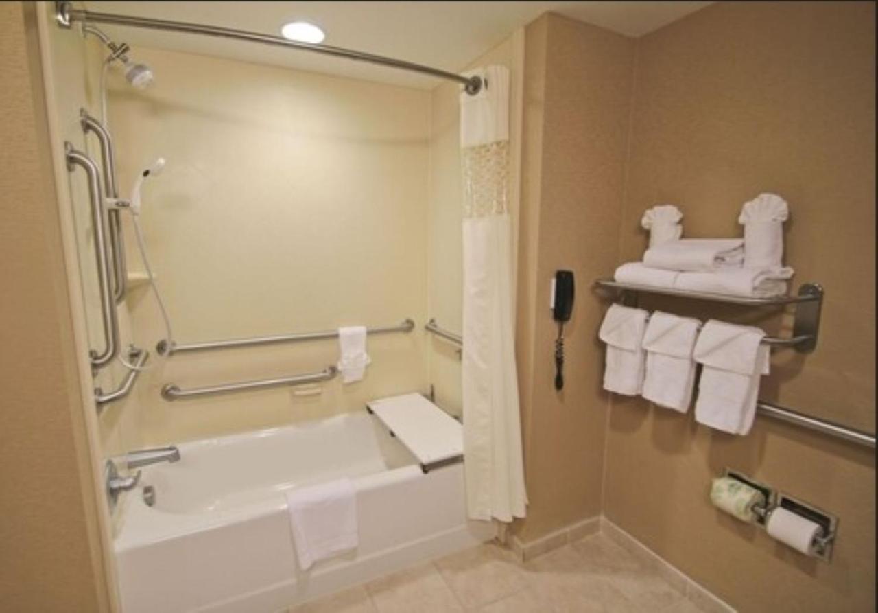 Hampton-newport News 3*