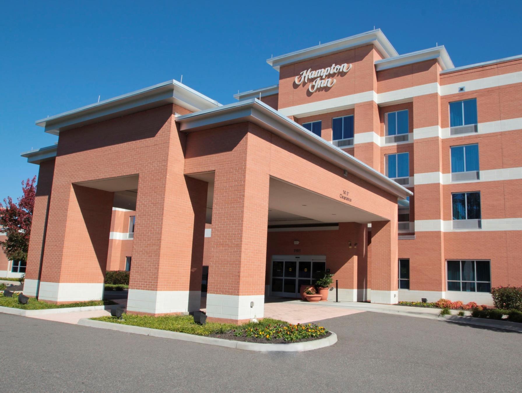 Hampton-newport News Hotel 3*