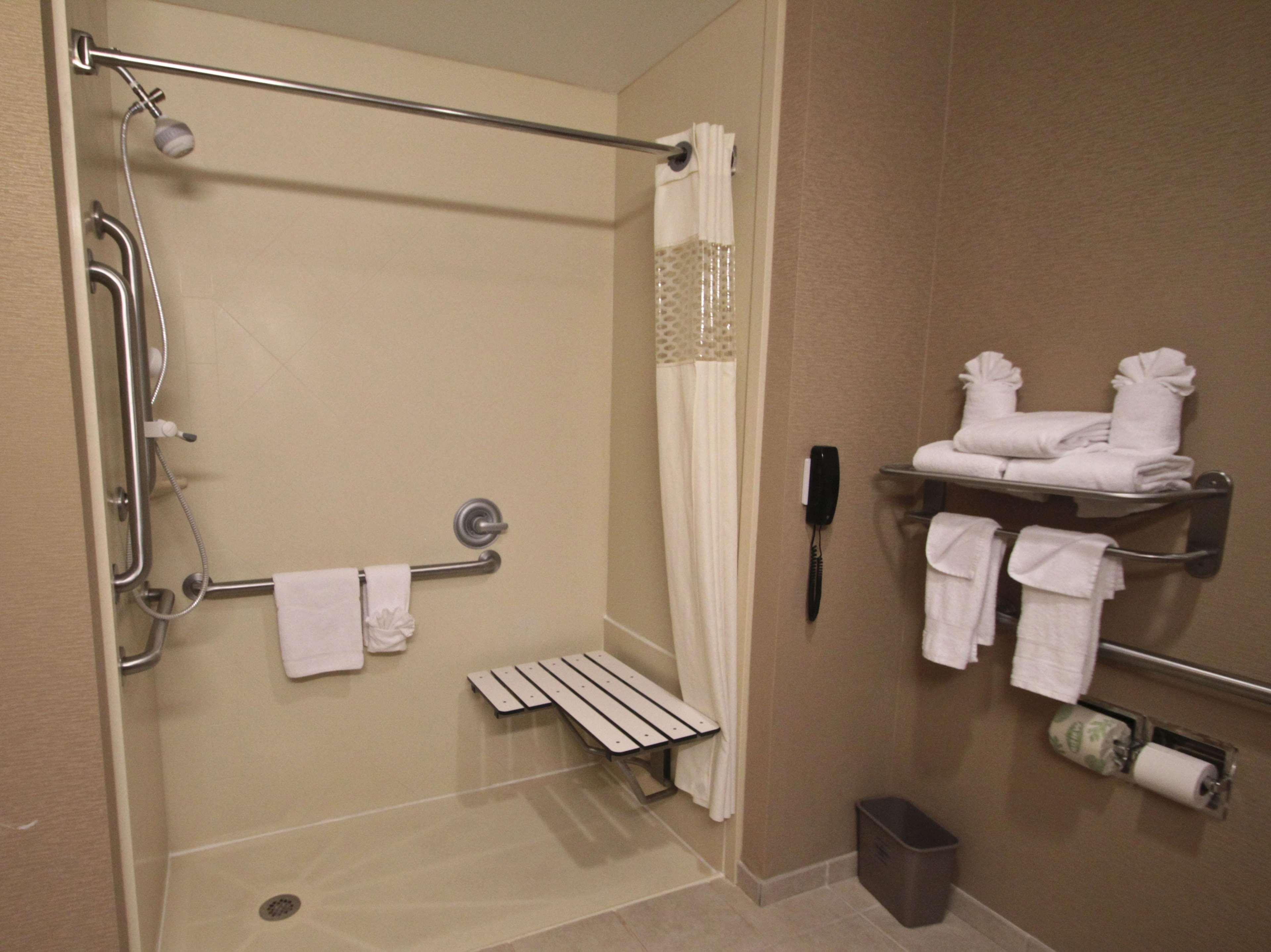 Hampton-newport News Hotel