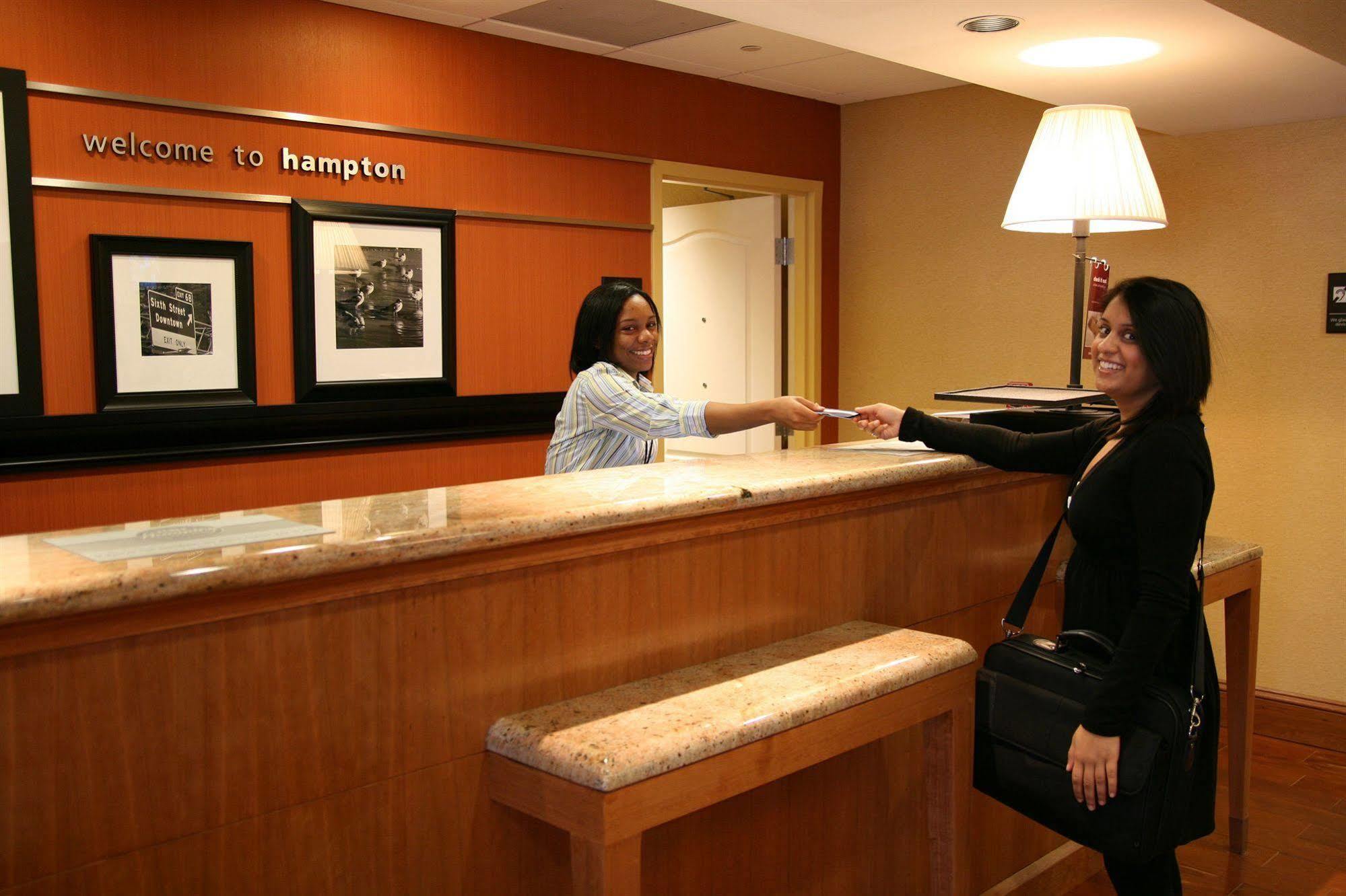 Hampton-newport News Hotel
